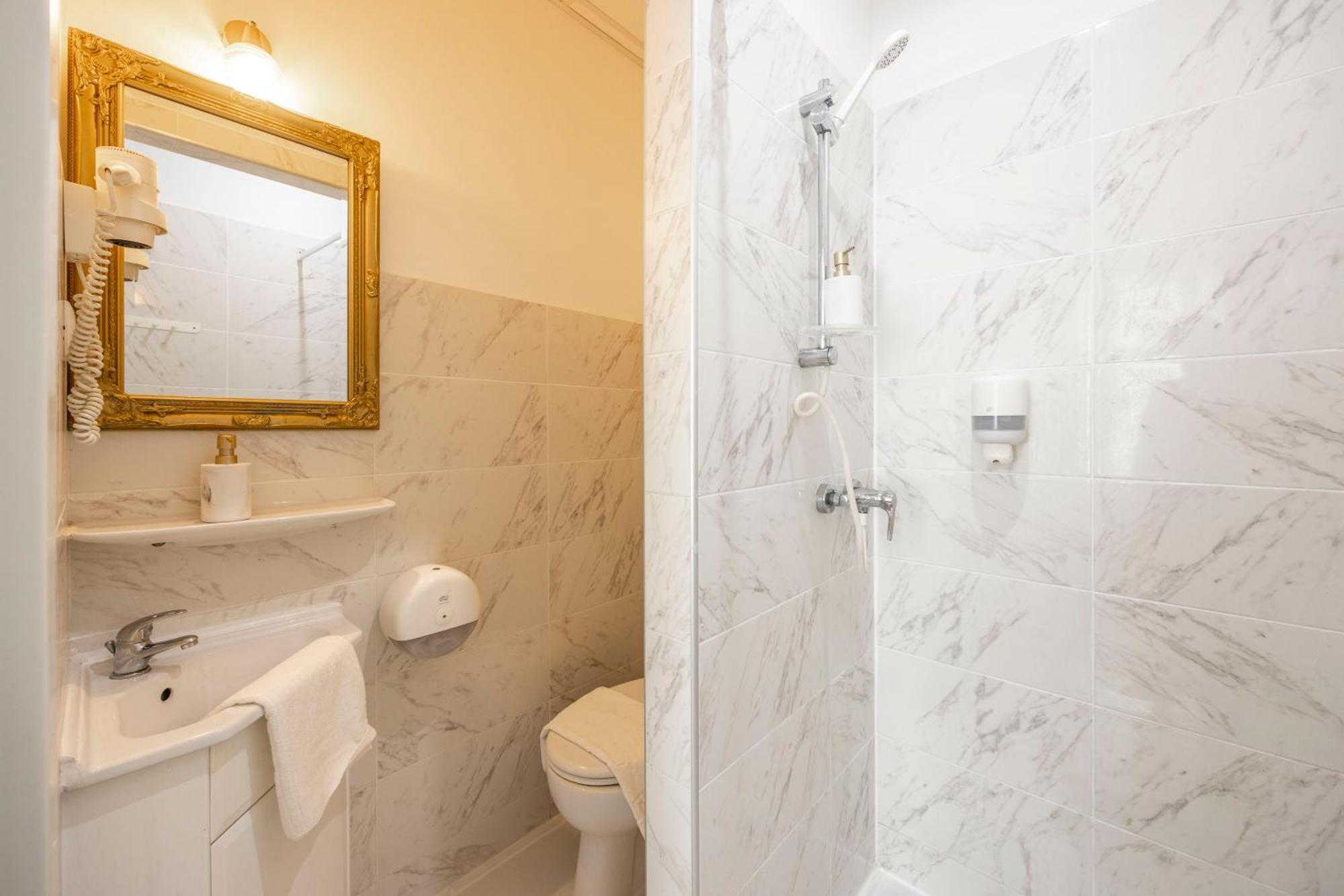 Exclusive Private In The Center Of Bp W 4bedrms, 4 Bathrms Apartmán *